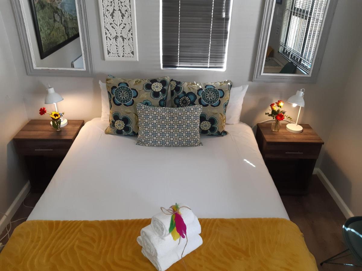 16 Rhodes-north Self Catering & *